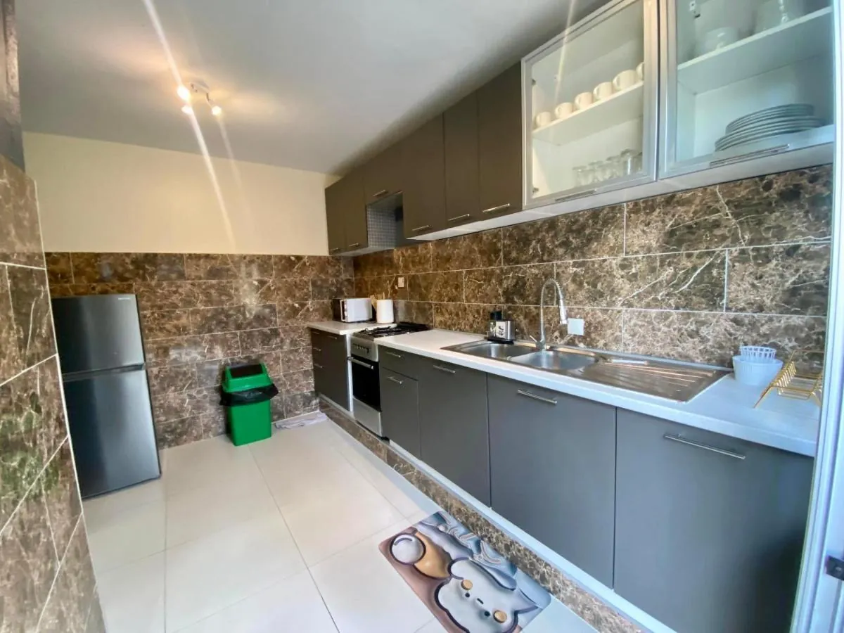 Fitted kitchen
